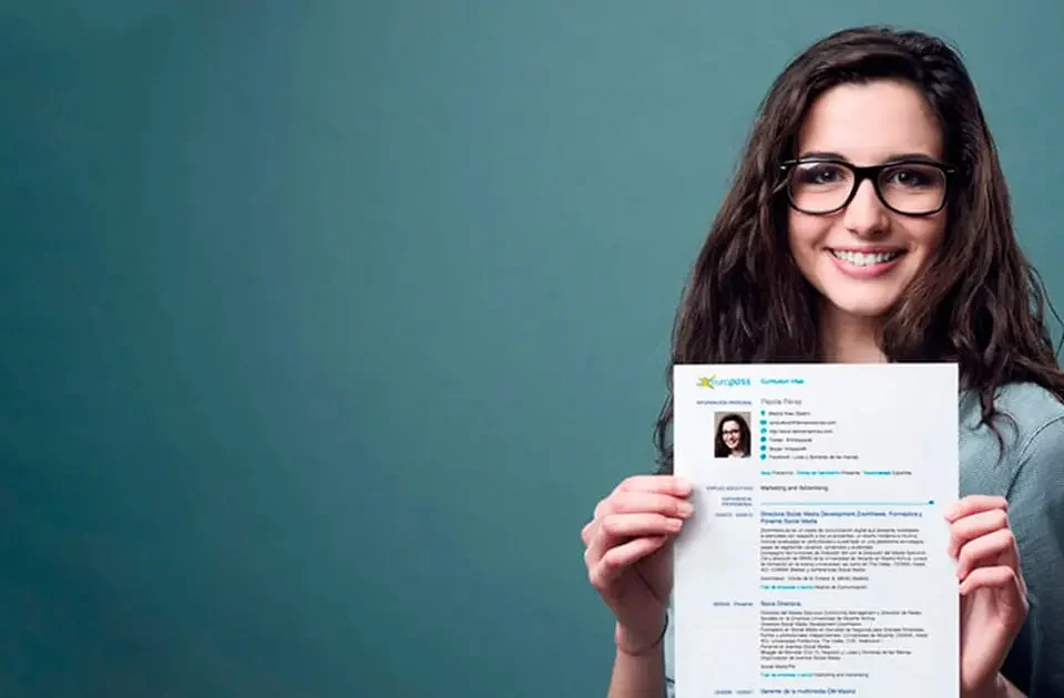 Aprenda cómo redactar un CV. Destaque su perfil profesional y llame el interés de los reclutadores.